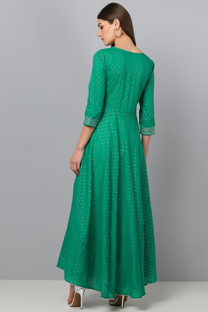  Women Green Embroidered Kurta 